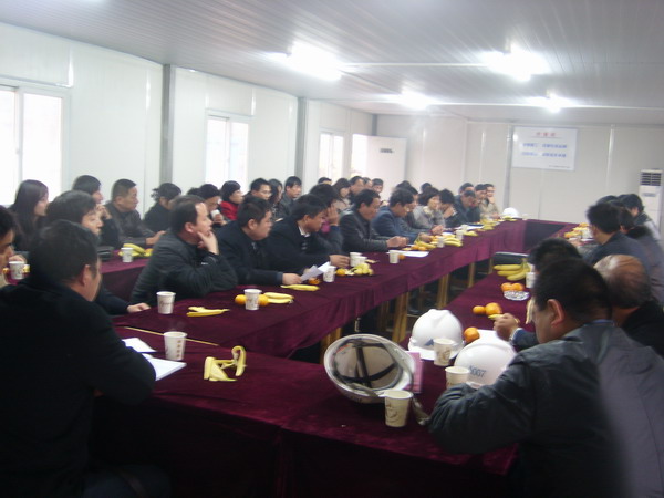 南京棲霞區(qū)馬群街道辦到我公司進(jìn)行了考察，開展了有關(guān)科學(xué)發(fā)展觀的研討會(huì)